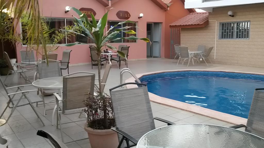 Zambezi Inn Hotel Конакрі Екстер'єр фото