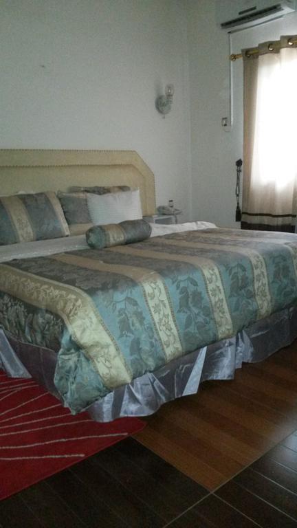 Zambezi Inn Hotel Конакрі Номер фото
